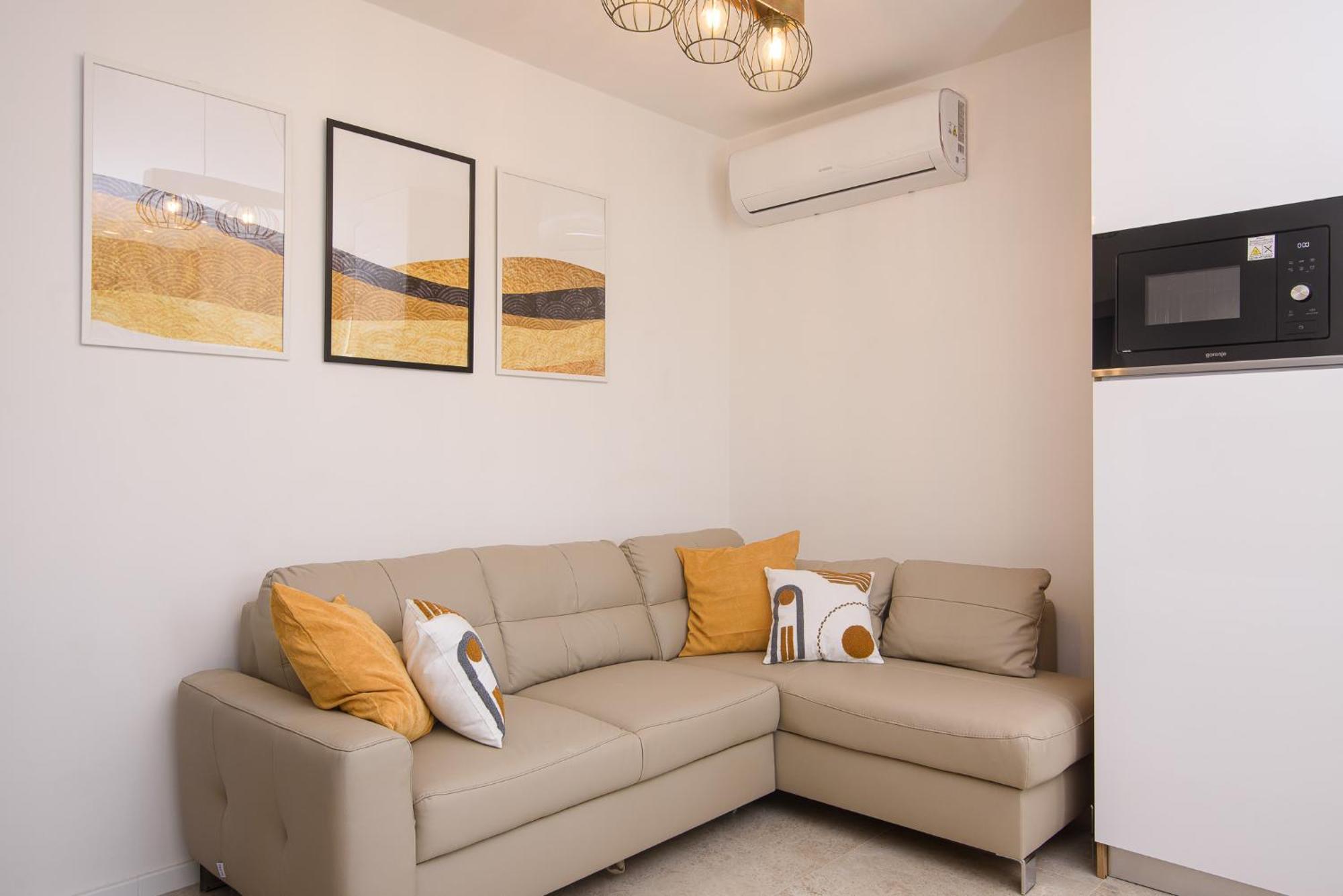 Villa Barbara & Zoran With Free Parking And Heated Swimming Pool 브랜지카 외부 사진