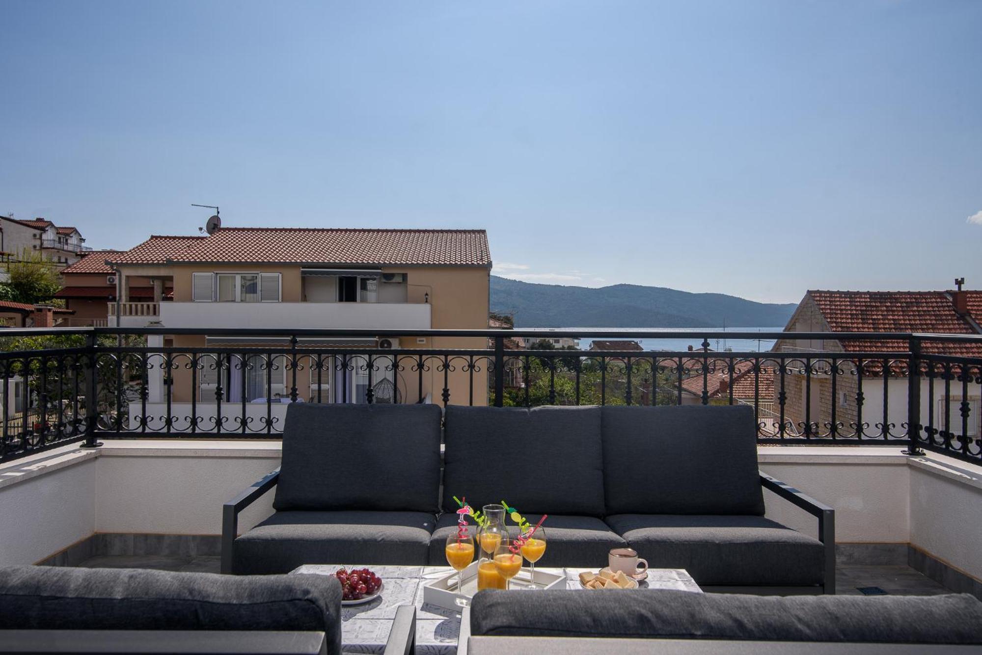 Villa Barbara & Zoran With Free Parking And Heated Swimming Pool 브랜지카 외부 사진