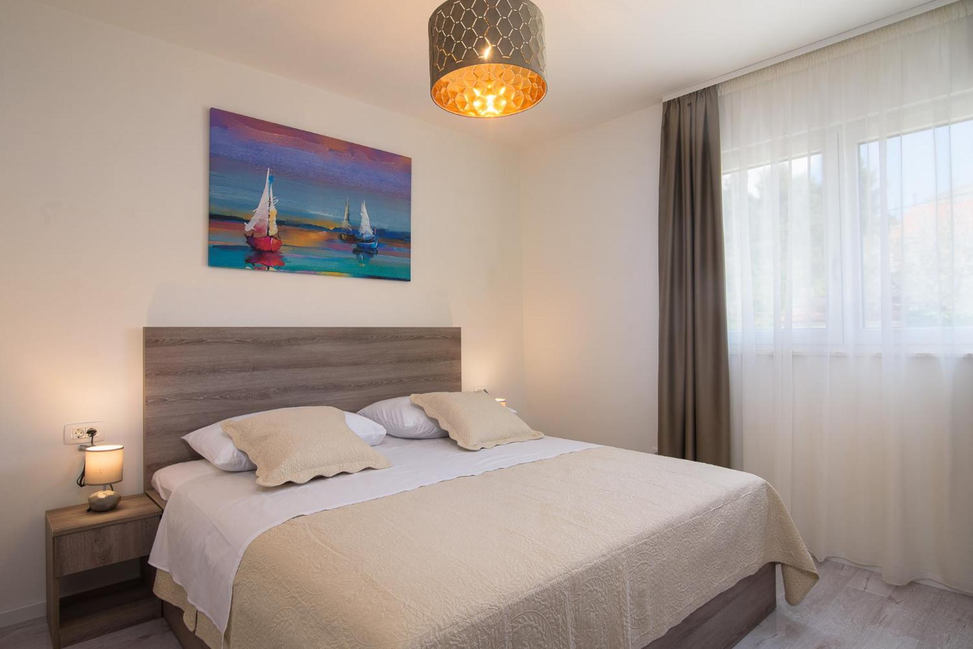 Villa Barbara & Zoran With Free Parking And Heated Swimming Pool 브랜지카 외부 사진
