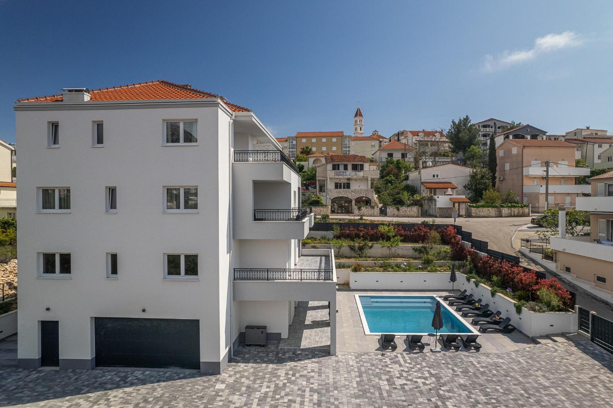 Villa Barbara & Zoran With Free Parking And Heated Swimming Pool 브랜지카 외부 사진