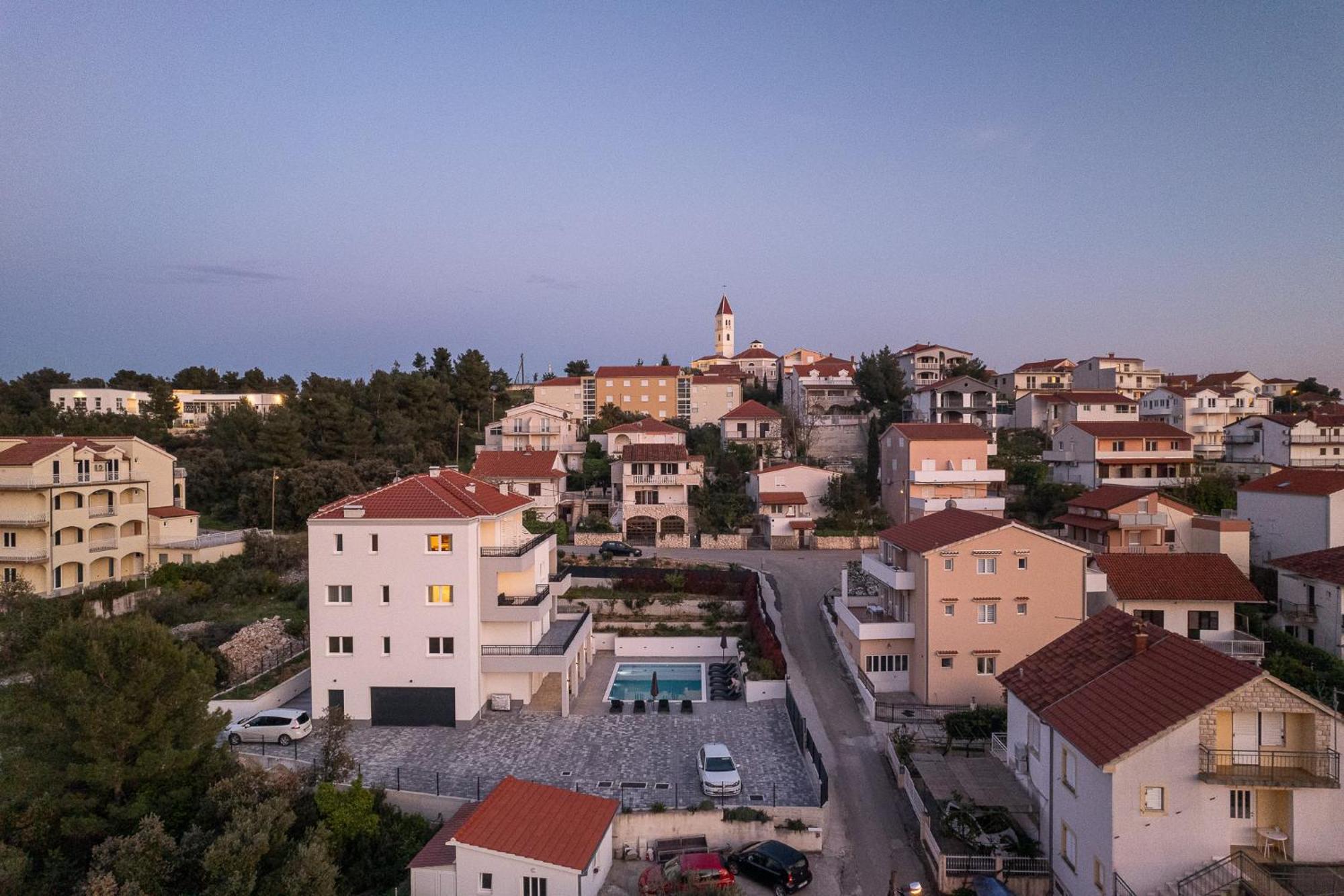 Villa Barbara & Zoran With Free Parking And Heated Swimming Pool 브랜지카 외부 사진
