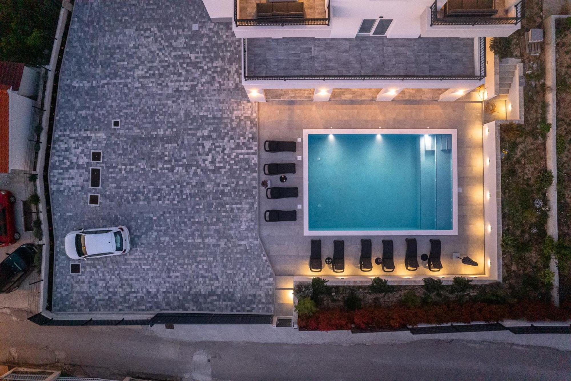 Villa Barbara & Zoran With Free Parking And Heated Swimming Pool 브랜지카 외부 사진