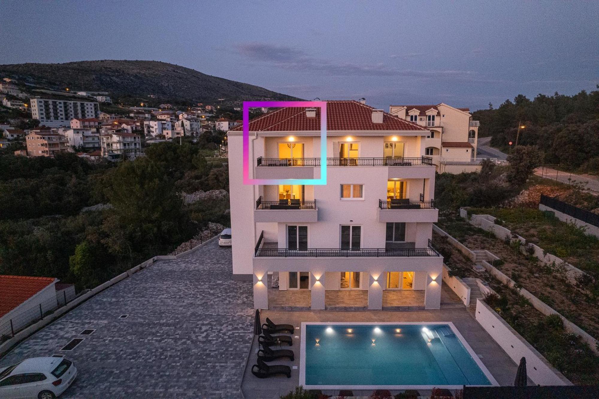 Villa Barbara & Zoran With Free Parking And Heated Swimming Pool 브랜지카 외부 사진